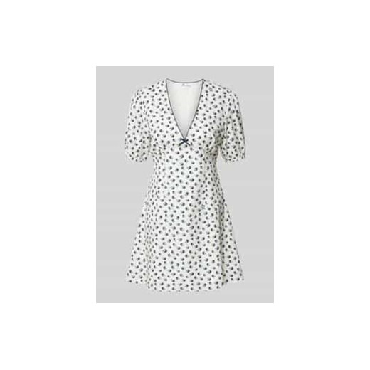Sukienka mini z dekoltem w serek ze sklepu Peek&Cloppenburg  w kategorii Sukienki - zdjęcie 178152575