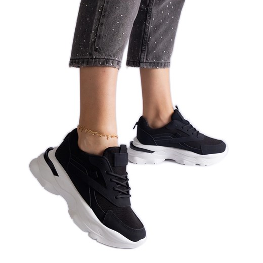 Czarne sneakersy na grubszej podeszwie ze sklepu ButyModne.pl w kategorii Buty sportowe damskie - zdjęcie 178153145