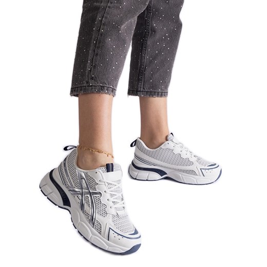 Niebieskie sportowe sneakersy damskie białe ze sklepu ButyModne.pl w kategorii Buty sportowe damskie - zdjęcie 178153219
