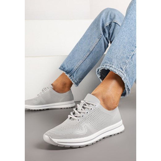 Szare Buty Sportowe ze Skóry Naturalnej ze Skórzaną Wkładką i Perforacją Selili ze sklepu born2be.pl w kategorii Buty sportowe damskie - zdjęcie 178159275