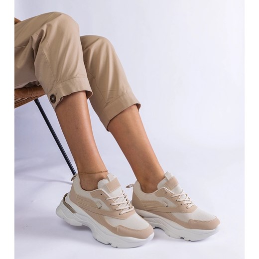 Beżowe sneakersy na grubszej podeszwie beżowy 36 ButyModne.pl