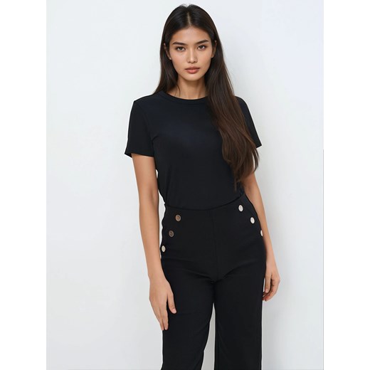 Mohito - Czarny t-shirt basic - czarny ze sklepu Mohito w kategorii Bluzki damskie - zdjęcie 178179075