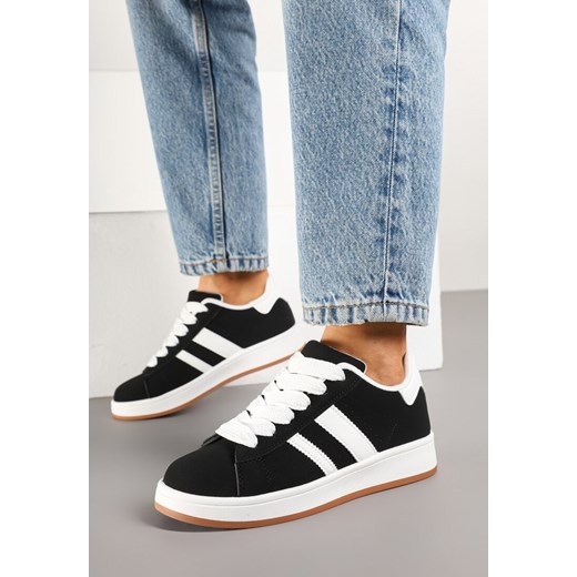 Czarno-Białe Sneakersy z Ozdobnymi Naszywkami z Boku Galdexis ze sklepu born2be.pl w kategorii Buty sportowe damskie - zdjęcie 178182869