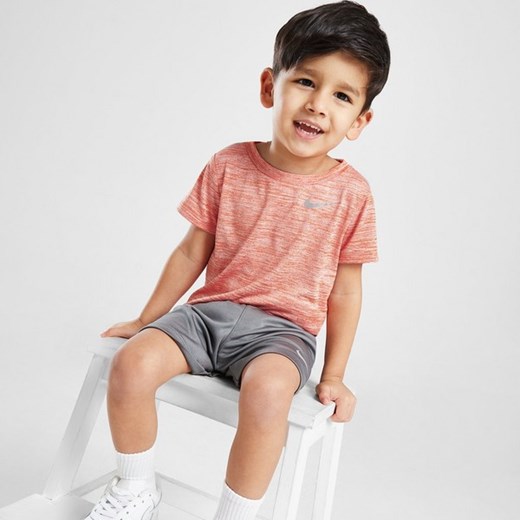 NIKE KOMPLET MILER T/SHT ORG/GRY ze sklepu JD Sports  w kategorii Komplety chłopięce - zdjęcie 178189999