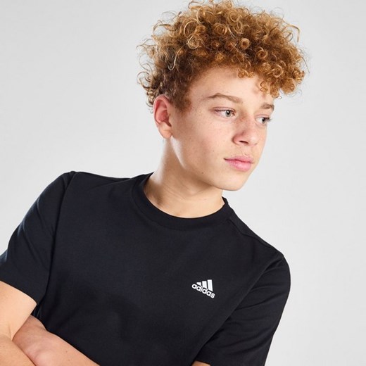 ADIDAS T-SHIRT CORE LGO T BLK B ze sklepu JD Sports  w kategorii T-shirty chłopięce - zdjęcie 178190299