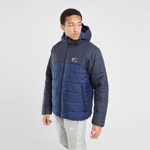 NIKE KURTKA ZIMOWA NSW SW AIR SYN FILL JKT ze sklepu JD Sports  w kategorii Kurtki męskie - zdjęcie 178192545