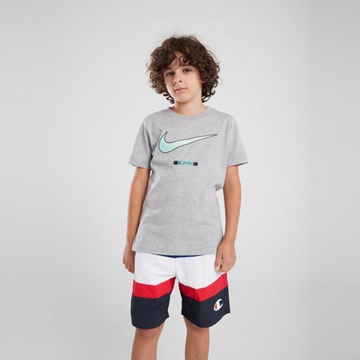 NIKE T-SHIRT BRNDMRK2 TEE DGH B ze sklepu JD Sports  w kategorii T-shirty chłopięce - zdjęcie 178192755