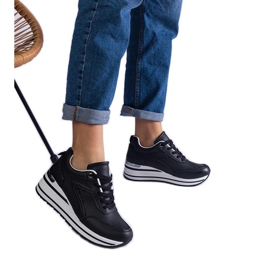 Czarne sneakersy na platformie zdobione brokatem i metaliczną wstawką ze sklepu ButyModne.pl w kategorii Buty sportowe damskie - zdjęcie 178198299