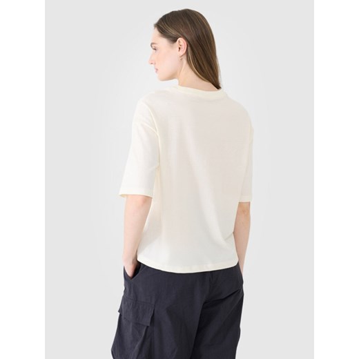 Damski t-shirt oversize z nadrukiem 4F 4FWSS25TTSHF1996 - biały ze sklepu Sportstylestory.com w kategorii Bluzki damskie - zdjęcie 178209706