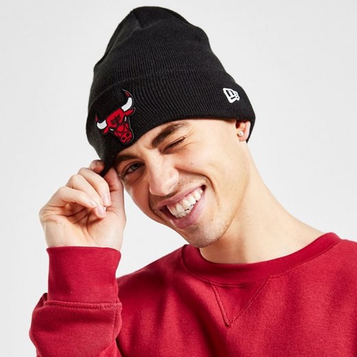 NEW ERA CZAPKA ZIMOWA ESSENTIAL CUFF KNIT BULLS CHICAGO BULL ze sklepu JD Sports  w kategorii Czapki zimowe męskie - zdjęcie 178212855