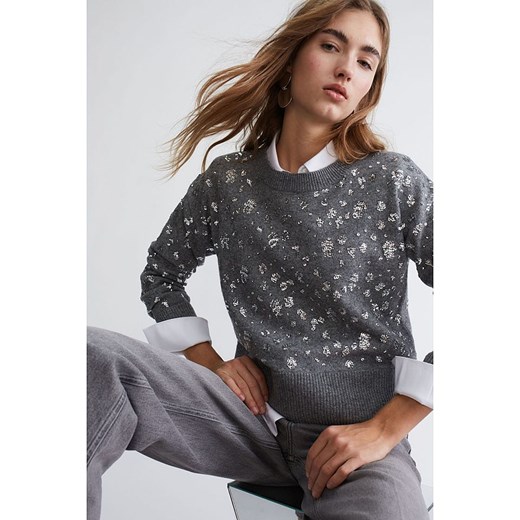 Sweter damski szary casual z okrągłym dekoltem 