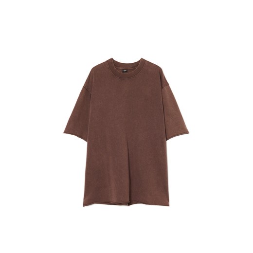 Cropp - Brązowa koszulka z surowym wykończeniem - brązowy ze sklepu Cropp w kategorii T-shirty męskie - zdjęcie 178216188