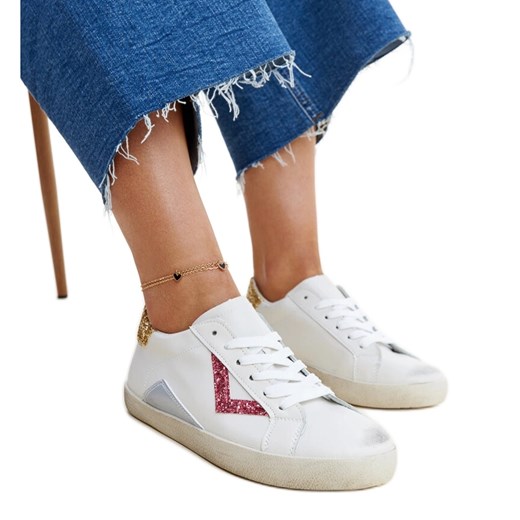 Białe sneakersy z efektem ,,znoszenia&#39;&#39; Gombola ze sklepu ButyModne.pl w kategorii Trampki damskie - zdjęcie 178226739