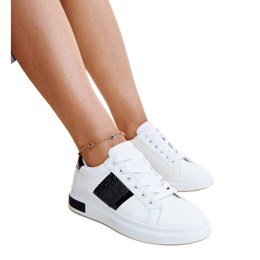 Biało-czarne sneakersy z cyrkoniami Giulia białe ze sklepu ButyModne.pl w kategorii Trampki damskie - zdjęcie 178226747