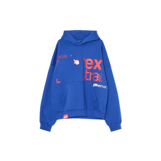 Cropp - Niebieska bluza z nieregularnymi nadrukami - niebieski ze sklepu Cropp w kategorii Bluzy męskie - zdjęcie 178243385