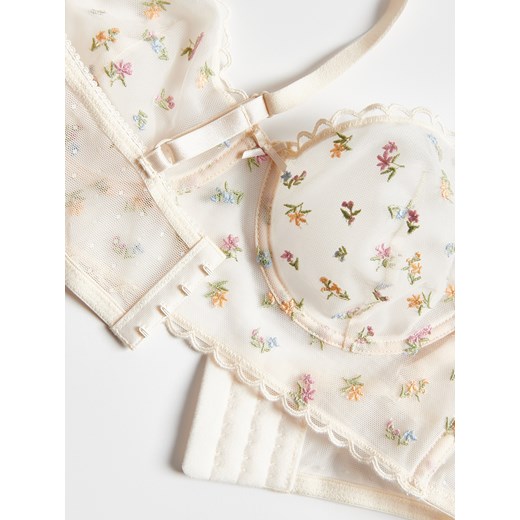 Reserved biustonosz z poliamidu 