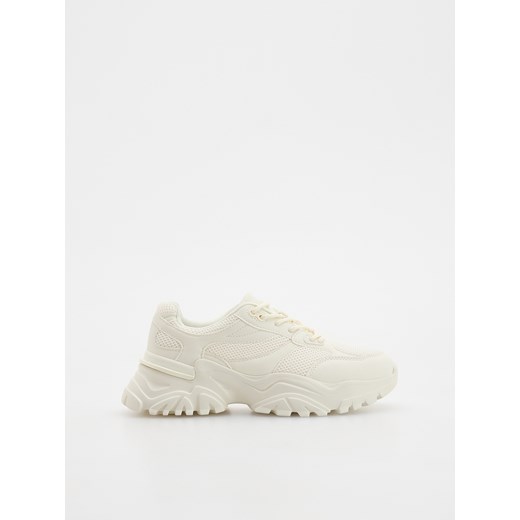 Reserved - Sneakersy na szerokiej podeszwie - złamana biel ze sklepu Reserved w kategorii Buty sportowe damskie - zdjęcie 178278755