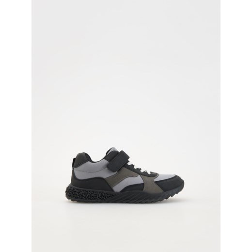 Reserved - Sneakersy na rzepy - czarny ze sklepu Reserved w kategorii Buty sportowe dziecięce - zdjęcie 178280155