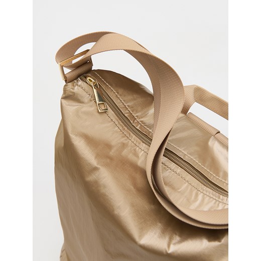 Reserved - Plecak z metalicznym połyskiem - złoty Reserved ONE SIZE Reserved