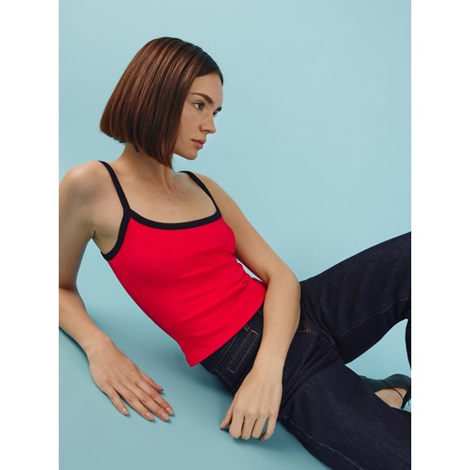 Reserved - Top z kontrastową lamówką - czerwony Reserved M Reserved