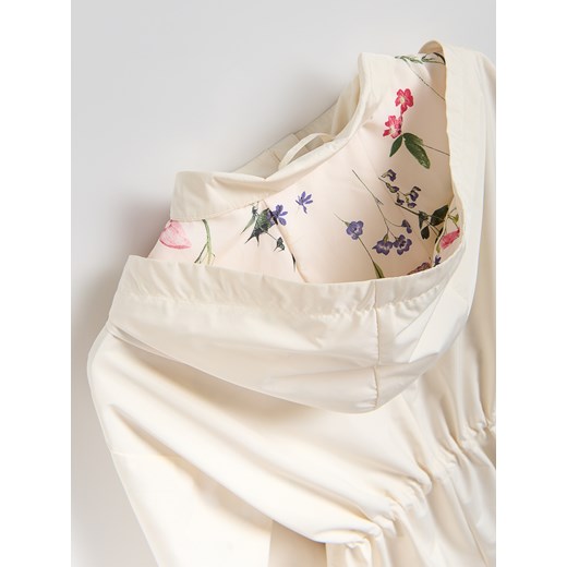 Reserved - Taliowana kurtka z kapturem - złamana biel Reserved S Reserved