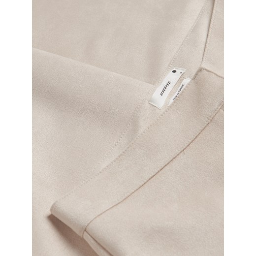 Reserved - Spodnie z imitacji zamszu - beżowy Reserved L Reserved