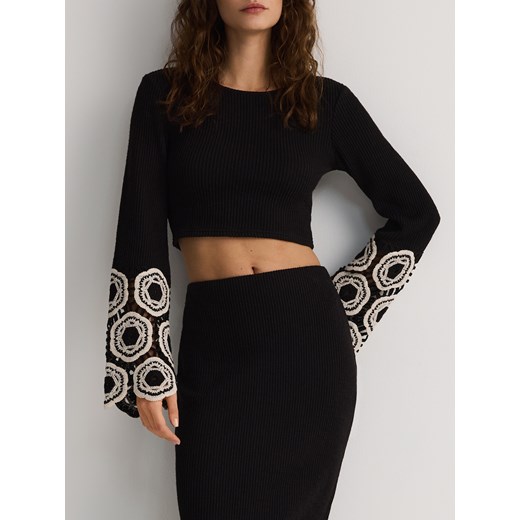 Reserved - Krótki sweter z ażurowymi rękawami - czarny Reserved L Reserved