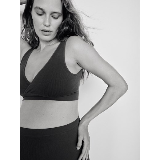 Reserved - Bezszwowy top w stylu sportowym - granatowy ze sklepu Reserved w kategorii Bluzki damskie - zdjęcie 178318627