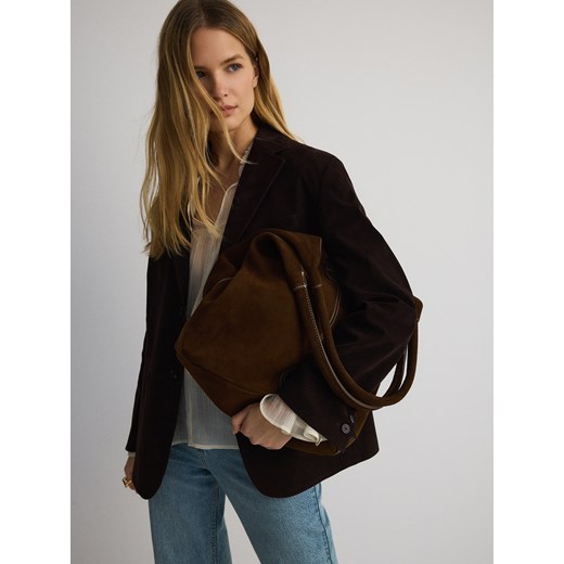 Reserved - Zamszowa torebka hobo - ciemnobrązowy ze sklepu Reserved w kategorii Torebki damskie - zdjęcie 178335476