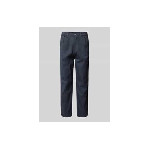 Spodnie o kroju tapered fit z zakładkami w pasie i szlufkami na pasek ze sklepu Peek&Cloppenburg  w kategorii Spodnie męskie - zdjęcie 178339106