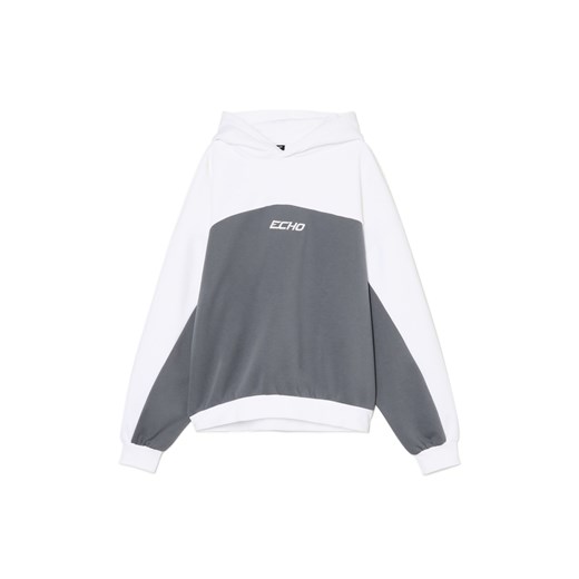 Cropp - Biało-szara bluza z naszywką - szary ze sklepu Cropp w kategorii Bluzy męskie - zdjęcie 178349147