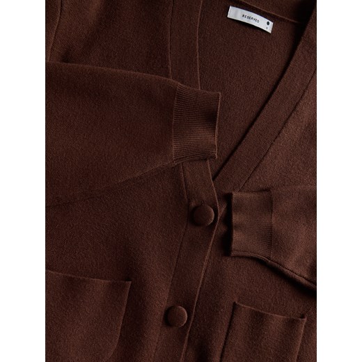 Reserved sweter damski z dekoltem w serek 