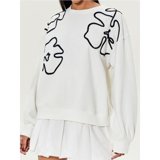 Sinsay - Bluza z kontrastowym haftem - kremowy ze sklepu Sinsay w kategorii Bluzy damskie - zdjęcie 178371925
