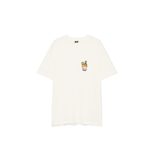 Cropp - Koszulka z kotem w kubku - kremowy ze sklepu Cropp w kategorii T-shirty męskie - zdjęcie 178373958