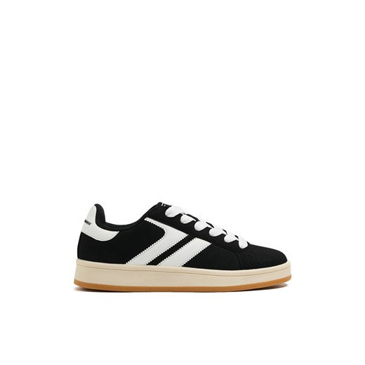 Cropp - Czarno-białe sneakersy - czarny ze sklepu Cropp w kategorii Buty sportowe męskie - zdjęcie 178389765