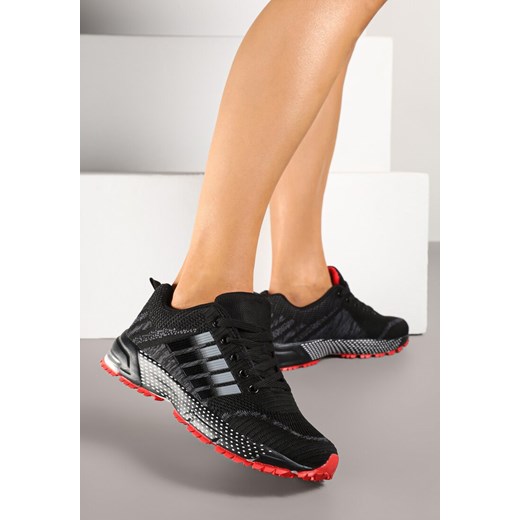 Czarno-Czerwone Sneakersy Sportowe z Ozdobnym Bieżnikiem Julinea ze sklepu born2be.pl w kategorii Buty sportowe damskie - zdjęcie 178417095
