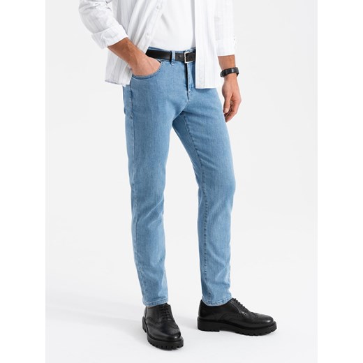 Klasyczne męskie spodnie jeansy SLIM FIT z elastanem – jasnoniebieskie V2 OM-PADP-0216 ze sklepu ombre w kategorii Jeansy męskie - zdjęcie 178420547
