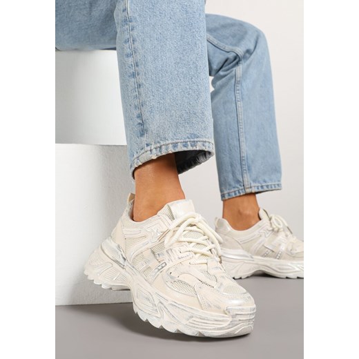 Beżowe Sneakersy na Grubej Podeszwie Ozdobione Tłoczeniem Viarllis ze sklepu born2be.pl w kategorii Buty sportowe damskie - zdjęcie 178421026