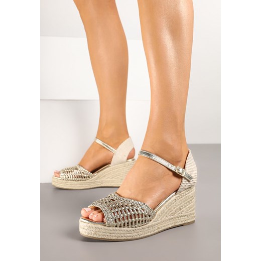 Złote Sandały na Koturnie w Stylu Boho z Plecionką Pasirna ze sklepu born2be.pl w kategorii Espadryle damskie - zdjęcie 178436929