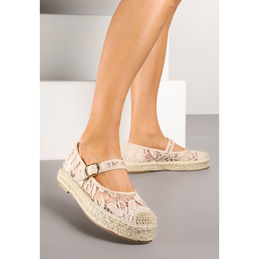 Beżowe Płaskie Espadryle Koronkowe z Paskiem Ozdobione Plecionką Tatessa ze sklepu born2be.pl w kategorii Espadryle damskie - zdjęcie 178437055