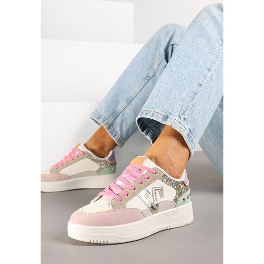 Różowo-Beżowe Sneakersy z Brokatem i Metalicznymi Ozdobami Pillara ze sklepu born2be.pl w kategorii Buty sportowe damskie - zdjęcie 178447128