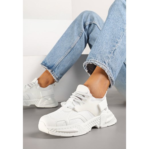 Białe Sneakersy w Streetwearowym Stylu z Ozdobnym Rzepem Akkaria Renee 38 wyprzedaż renee.pl