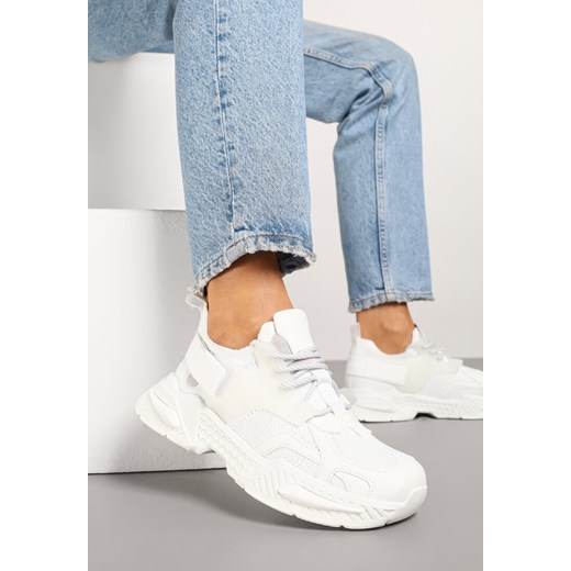 Białe Sneakersy w Streetwearowym Stylu z Ozdobnym Rzepem Akkaria Renee 40 wyprzedaż renee.pl