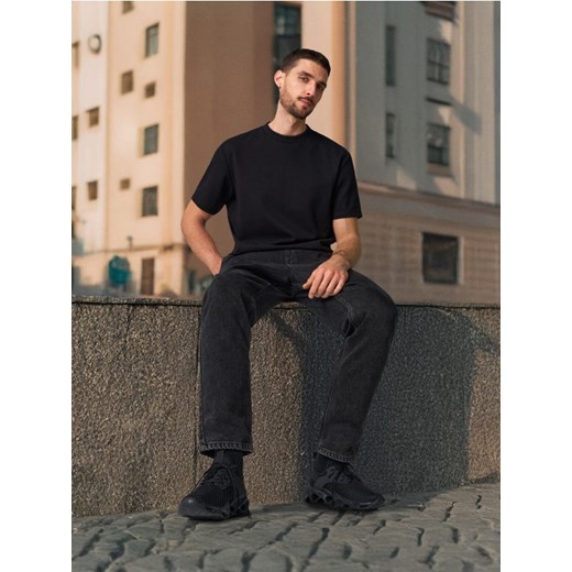 Sinsay - Wiązane sneakersy w klasycznej czerni - czarny ze sklepu Sinsay w kategorii Buty sportowe męskie - zdjęcie 178502608