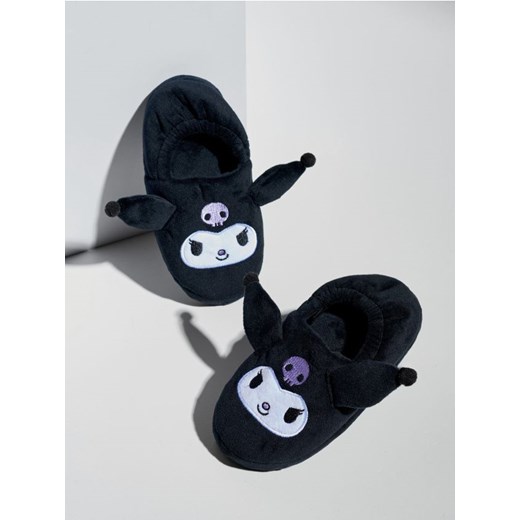 Sinsay - Kapcie z elementami 3D Kuromi - czarny ze sklepu Sinsay w kategorii Kapcie dziecięce - zdjęcie 178528946