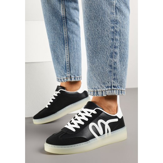 Czarne Sneakersy w Stylu Klasycznych Tenisówek z Ozdobną Aplikacją Elddiva ze sklepu born2be.pl w kategorii Buty sportowe damskie - zdjęcie 178541945