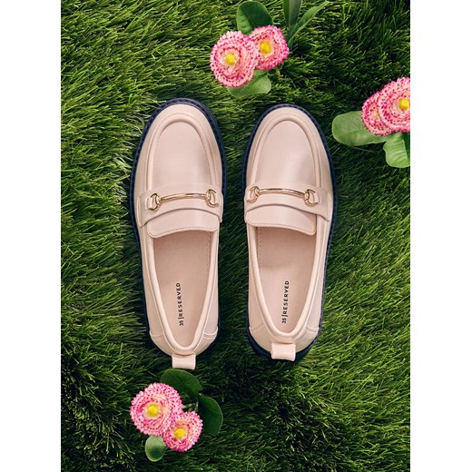 Reserved - Loafersy z imitacji skóry - kremowy ze sklepu Reserved w kategorii Półbuty dziecięce - zdjęcie 178563429