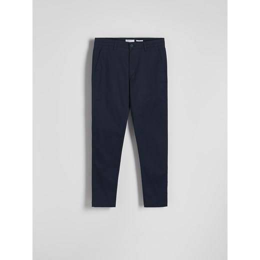 Reserved - Spodnie chino slim fit - granatowy ze sklepu Reserved w kategorii Spodnie męskie - zdjęcie 178570397