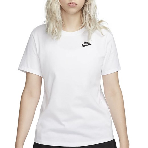 Koszulka Nike Sportswear Club Essentials DX7902-100 - białe ze sklepu streetstyle24.pl w kategorii Bluzki damskie - zdjęcie 178579955