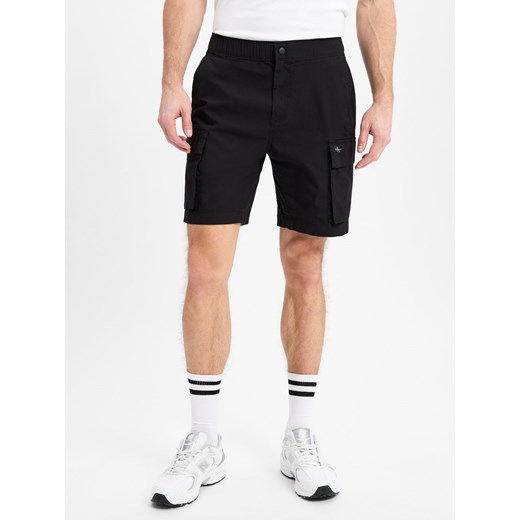 Calvin Klein Jeans Męskie szorty cargo Mężczyźni Bawełna czarny jednolity ze sklepu vangraaf w kategorii Spodenki męskie - zdjęcie 178582646